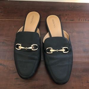 Women’s flats